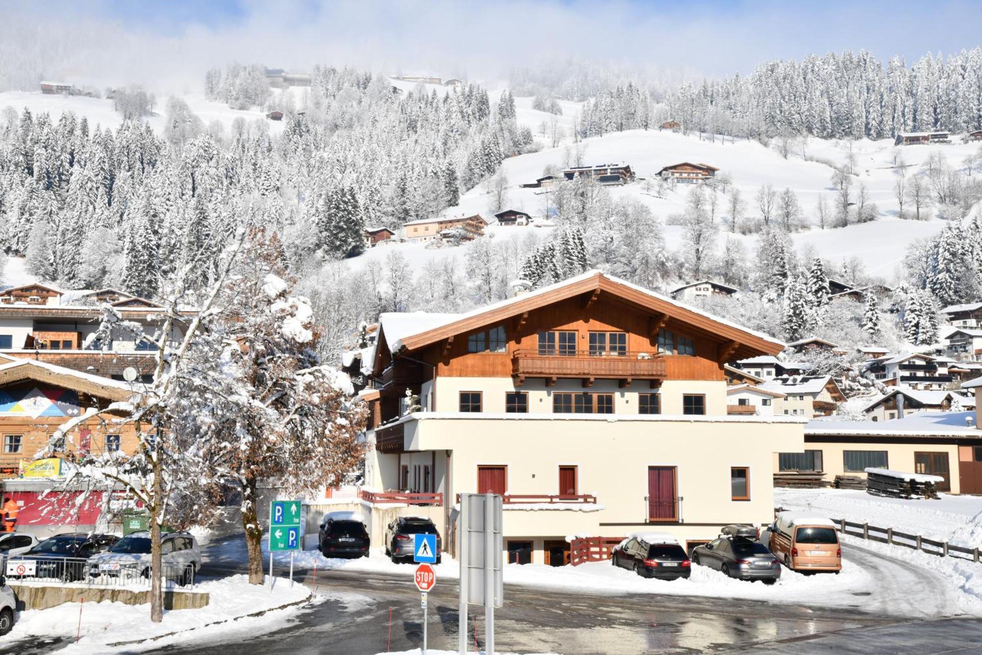 Appartements Neben Der Gondelbahn - Haus Sued Brixen im Thale Esterno foto